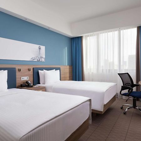 מלון Hampton By Hilton Astana Triumphal Arch מראה חיצוני תמונה