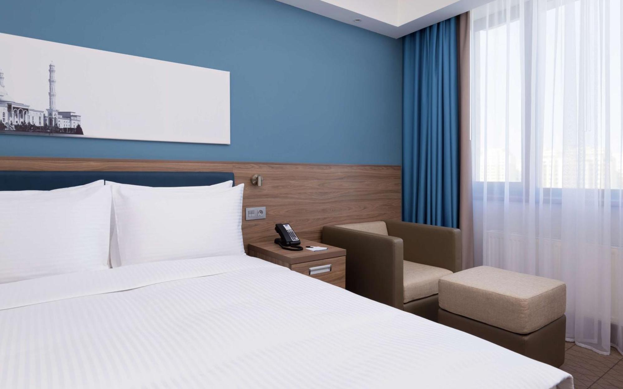 מלון Hampton By Hilton Astana Triumphal Arch מראה חיצוני תמונה