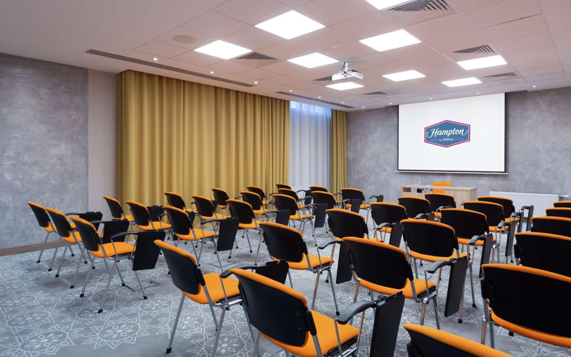 מלון Hampton By Hilton Astana Triumphal Arch מראה חיצוני תמונה