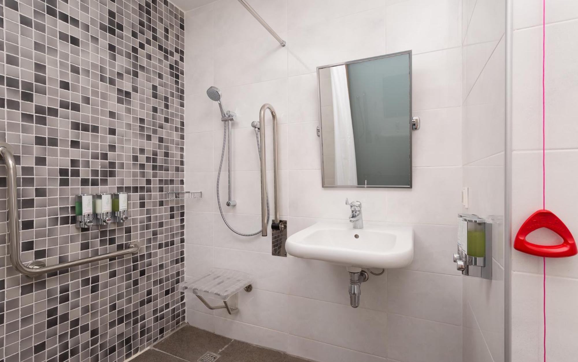 מלון Hampton By Hilton Astana Triumphal Arch מראה חיצוני תמונה